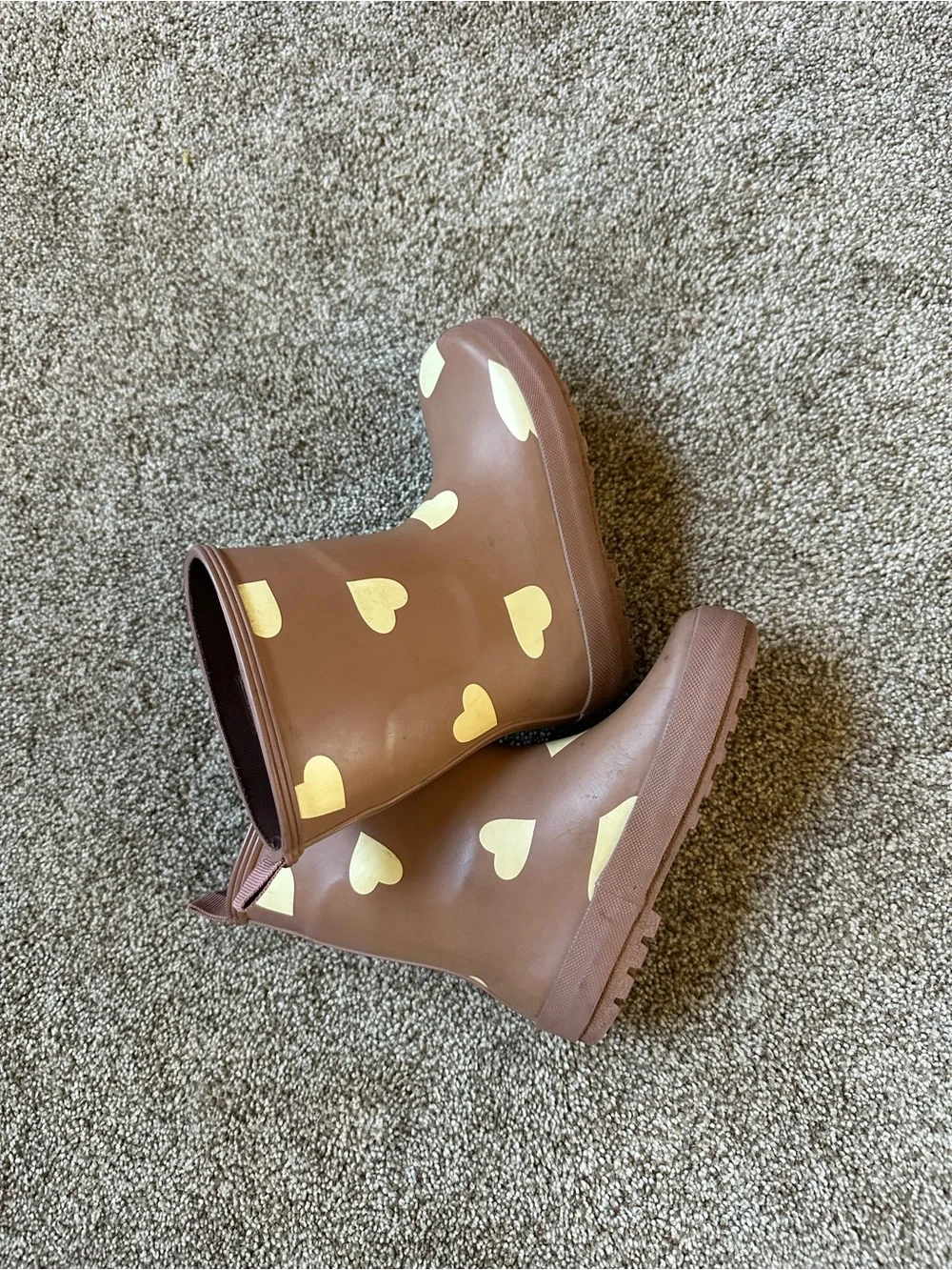 Zara Brown Kids Rain Boots with Cream Heart Print